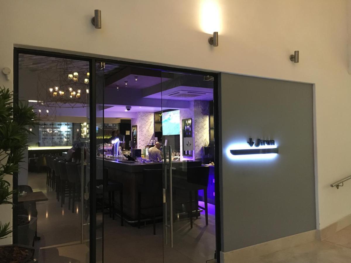 Belaire Suites Hotel Дърбан Екстериор снимка