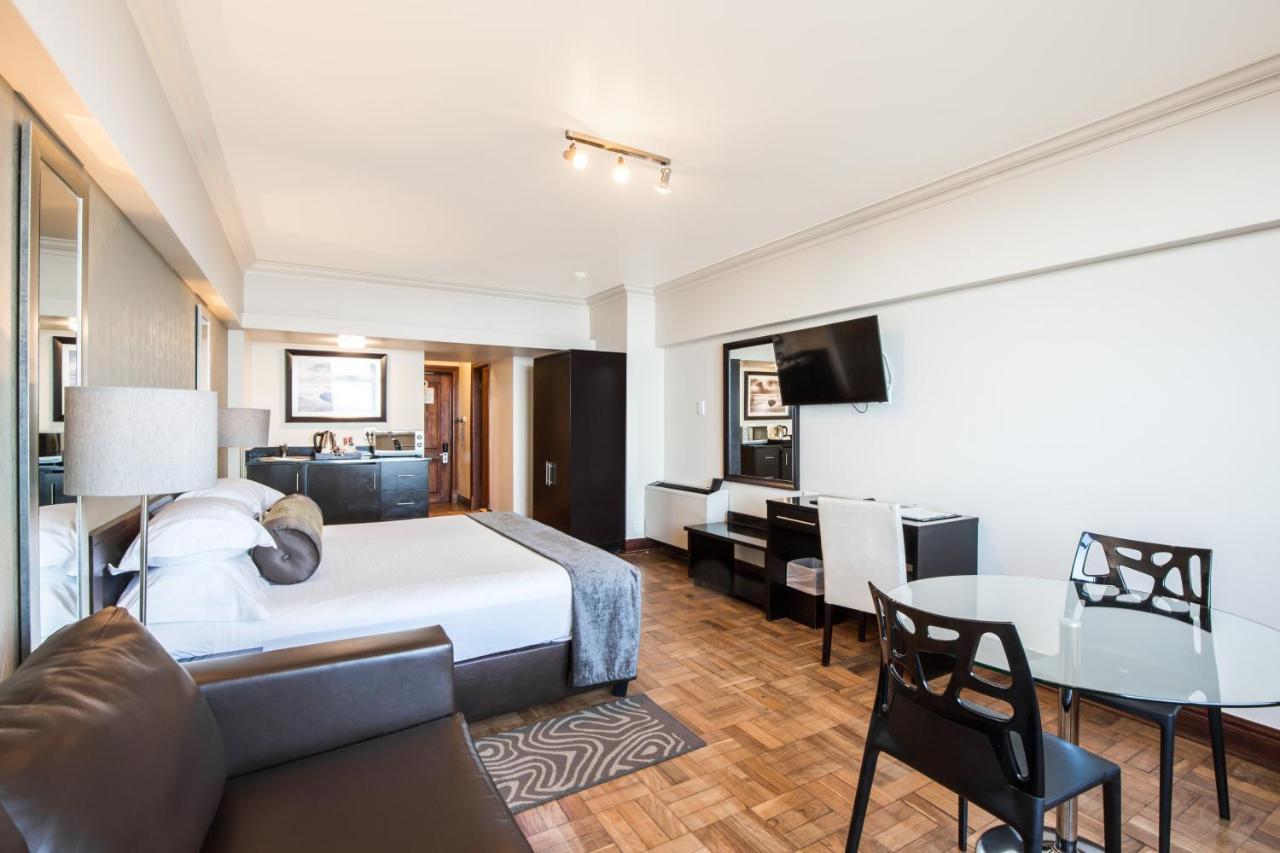 Belaire Suites Hotel Дърбан Екстериор снимка