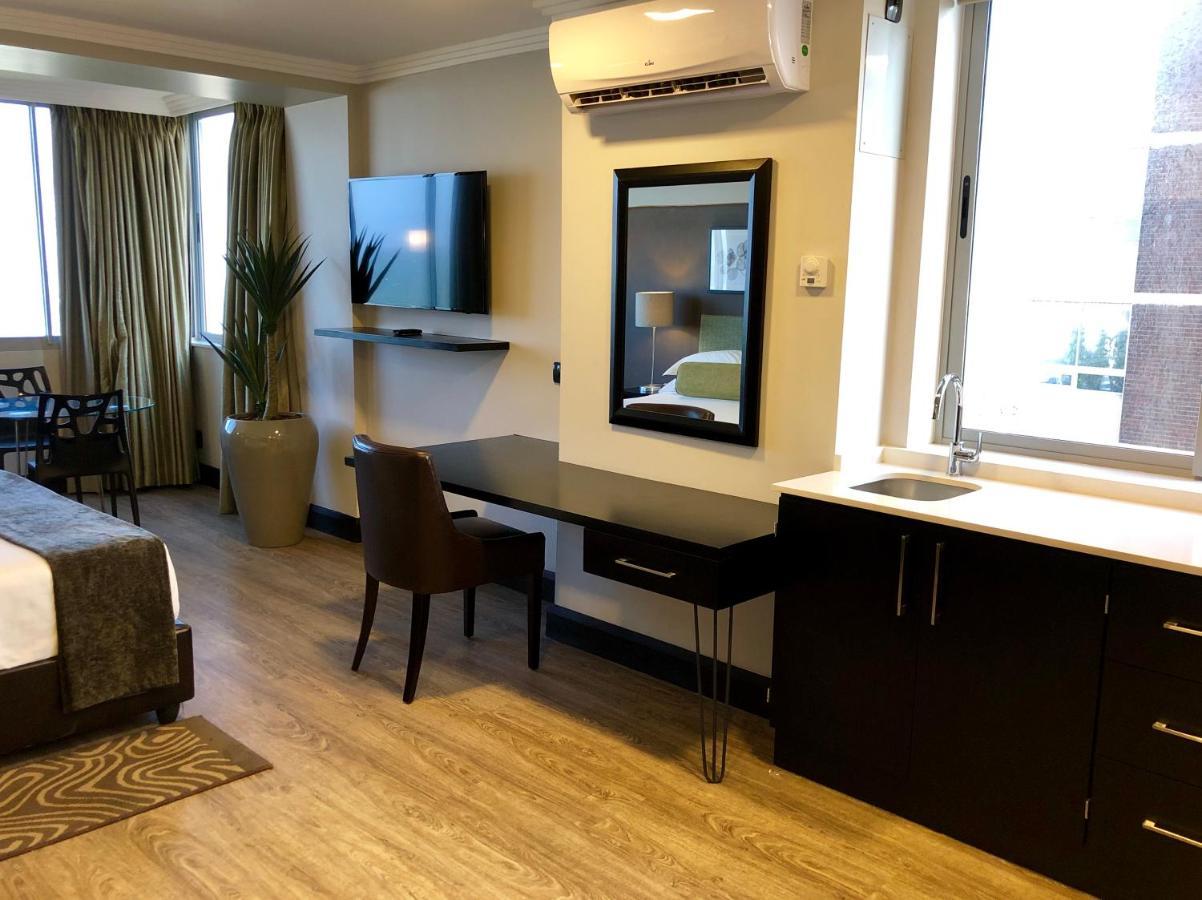 Belaire Suites Hotel Дърбан Екстериор снимка