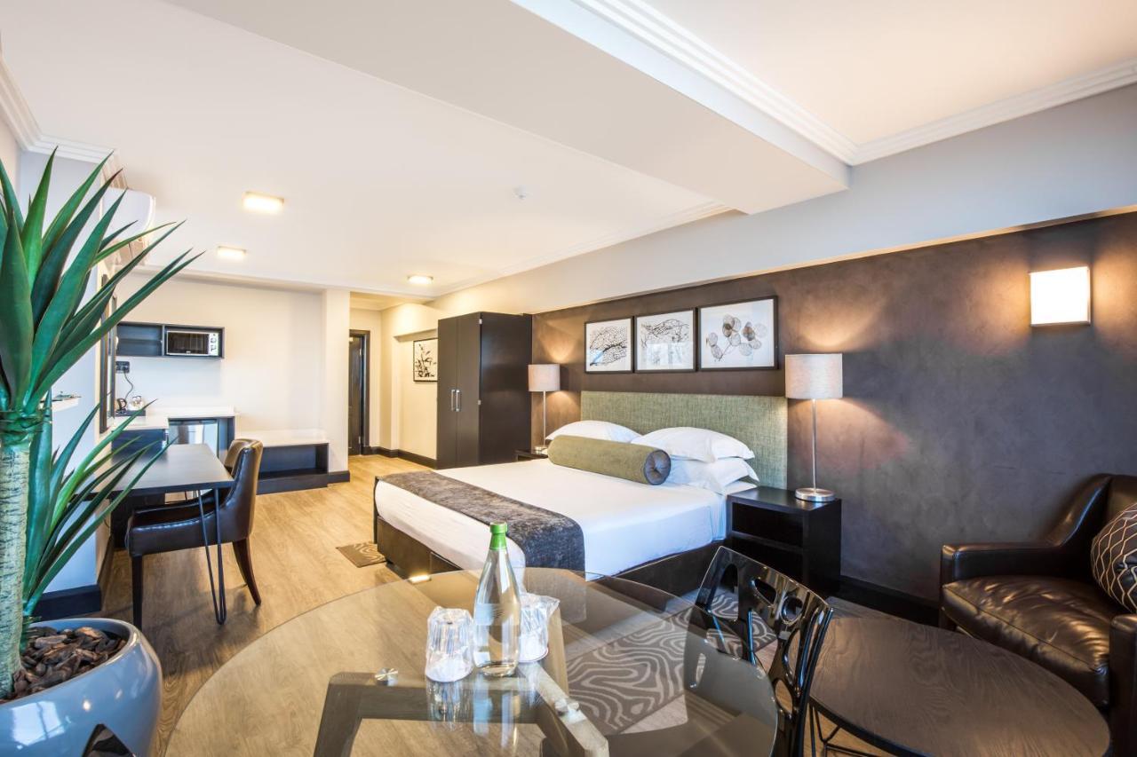Belaire Suites Hotel Дърбан Екстериор снимка
