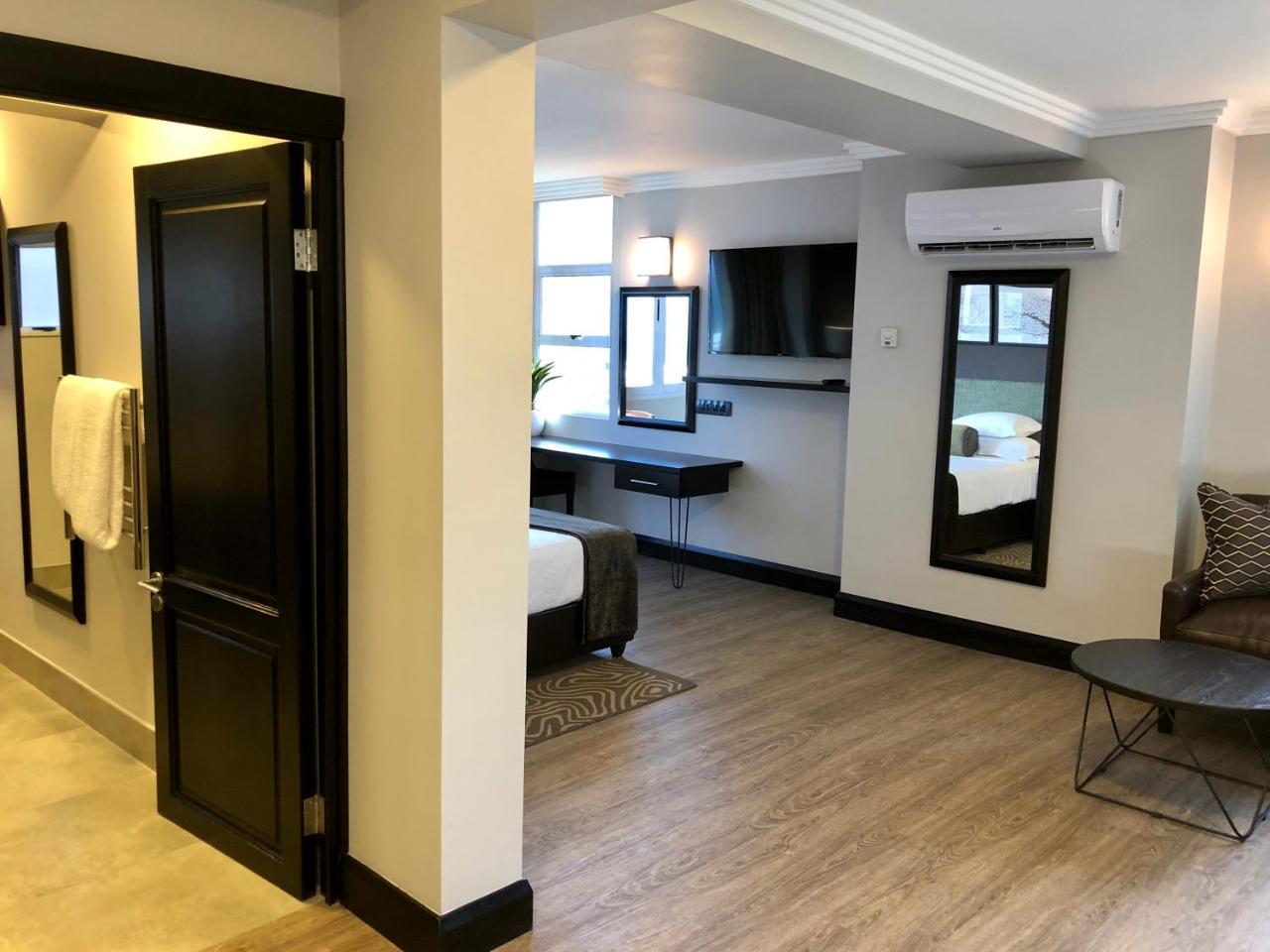 Belaire Suites Hotel Дърбан Екстериор снимка