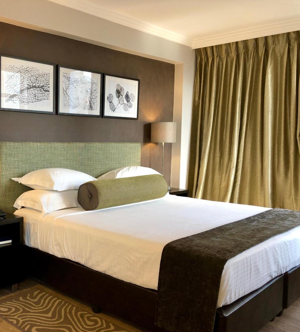 Belaire Suites Hotel Дърбан Екстериор снимка