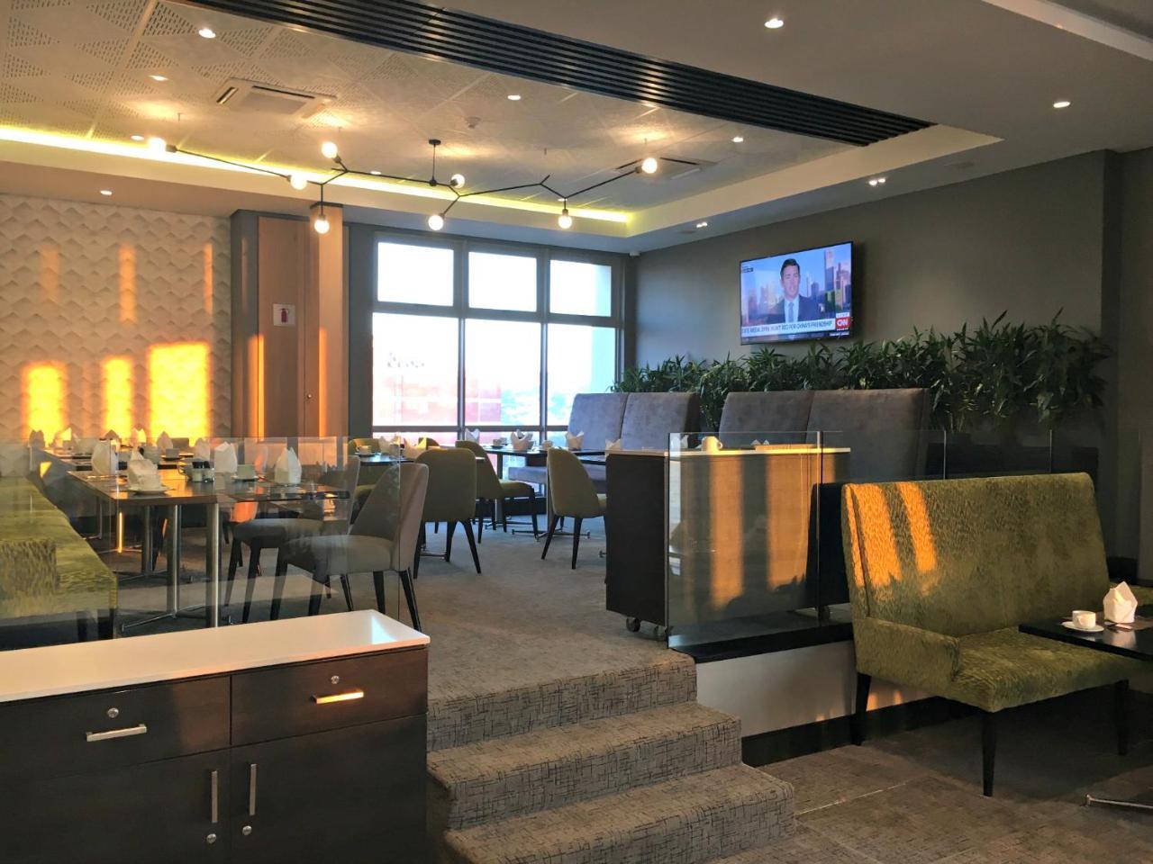 Belaire Suites Hotel Дърбан Екстериор снимка