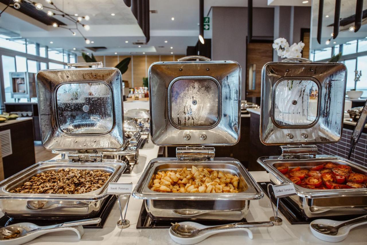 Belaire Suites Hotel Дърбан Екстериор снимка