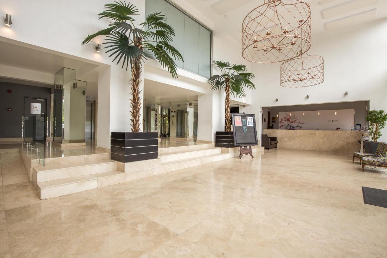 Belaire Suites Hotel Дърбан Екстериор снимка